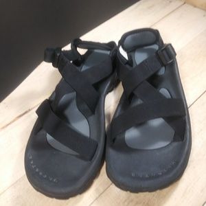 TNF men's sandals sz 9